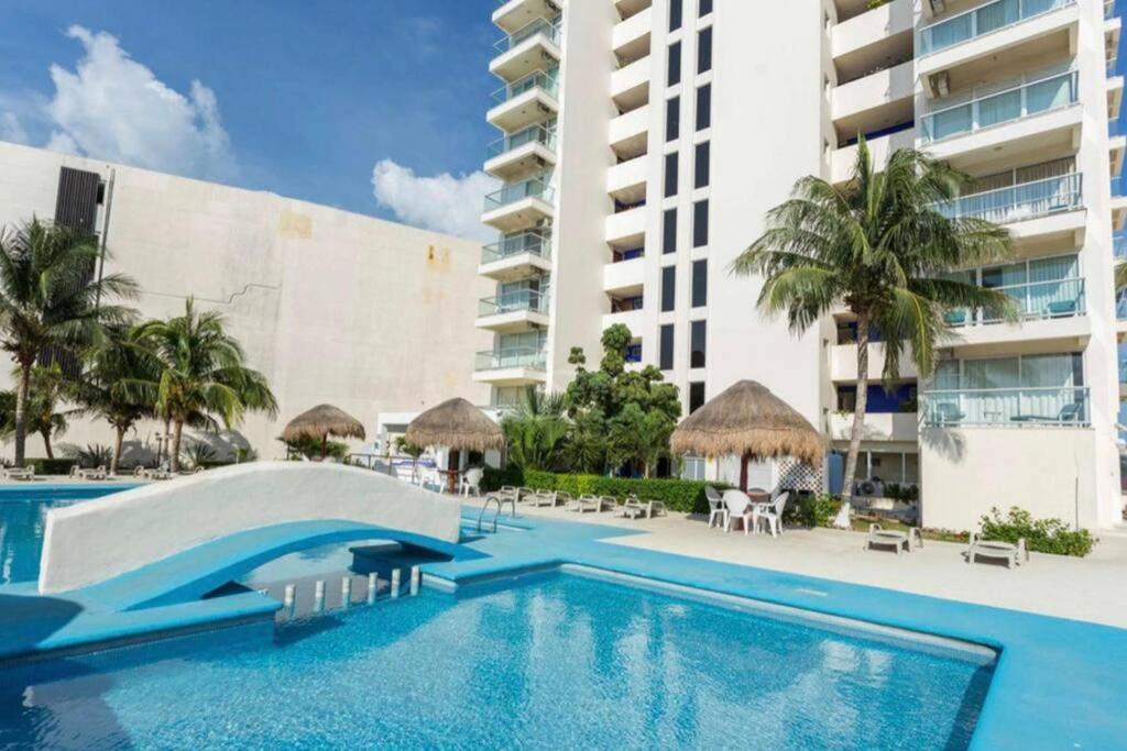 Beach Front Renewed Apartment Канкун Екстер'єр фото