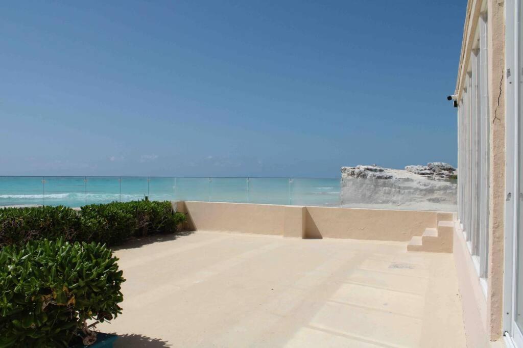 Beach Front Renewed Apartment Канкун Екстер'єр фото